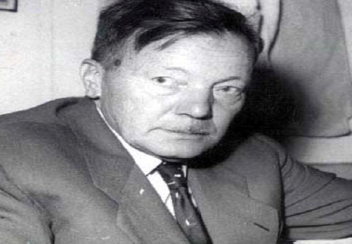 مولد الشاعر الكبير محمود بيرم التونسي،